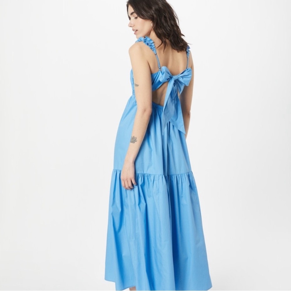 Abercrombie & Fitch Tiered Bow Back Ruffle
Poplin Maxi Dress — Coastal Blue - Picture 2 of 5